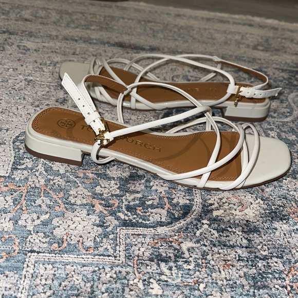 Like New tory burch sandals - Picture 4 of 6